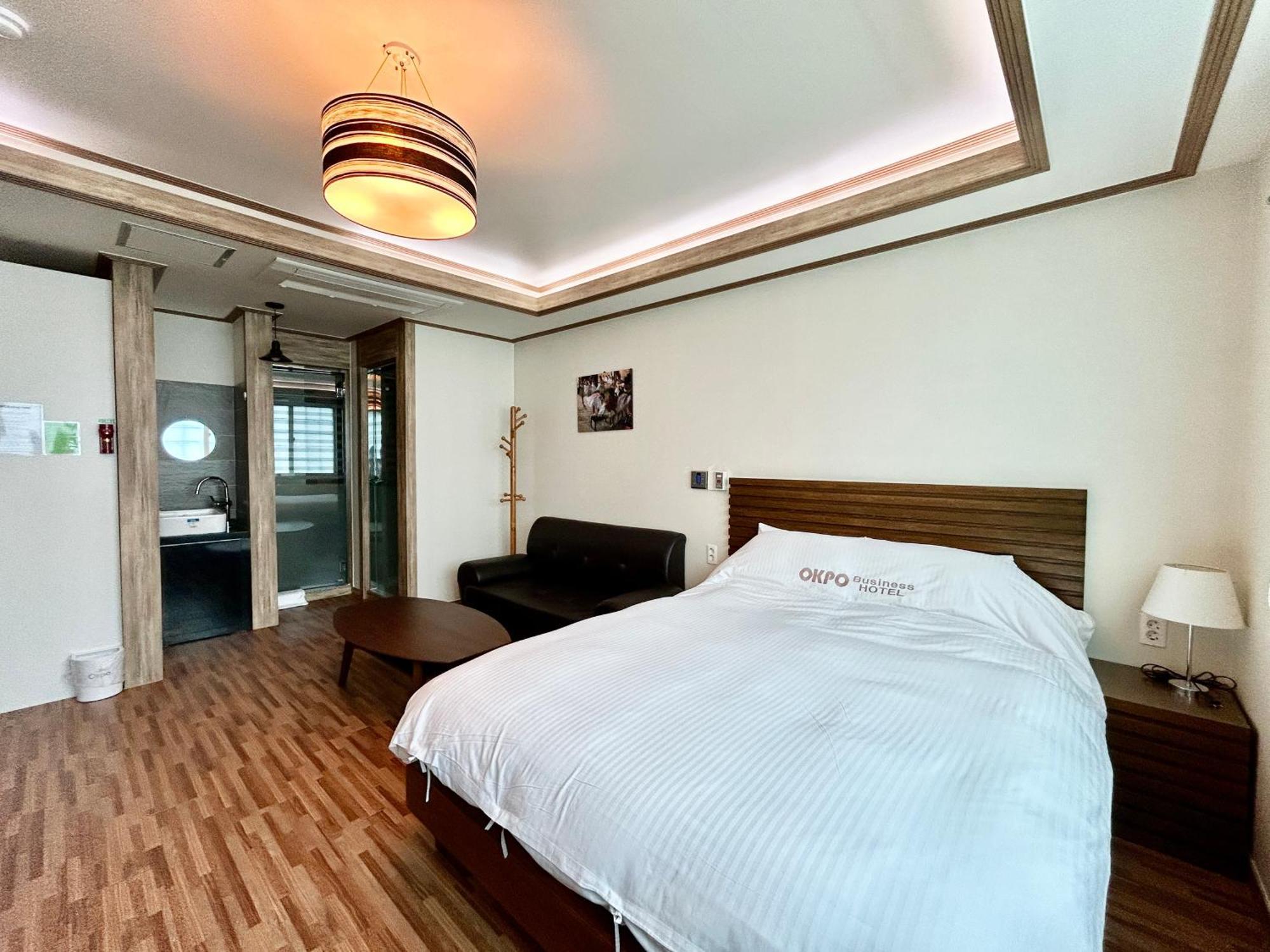 Okpo Business Hotel Geoje Exterior foto