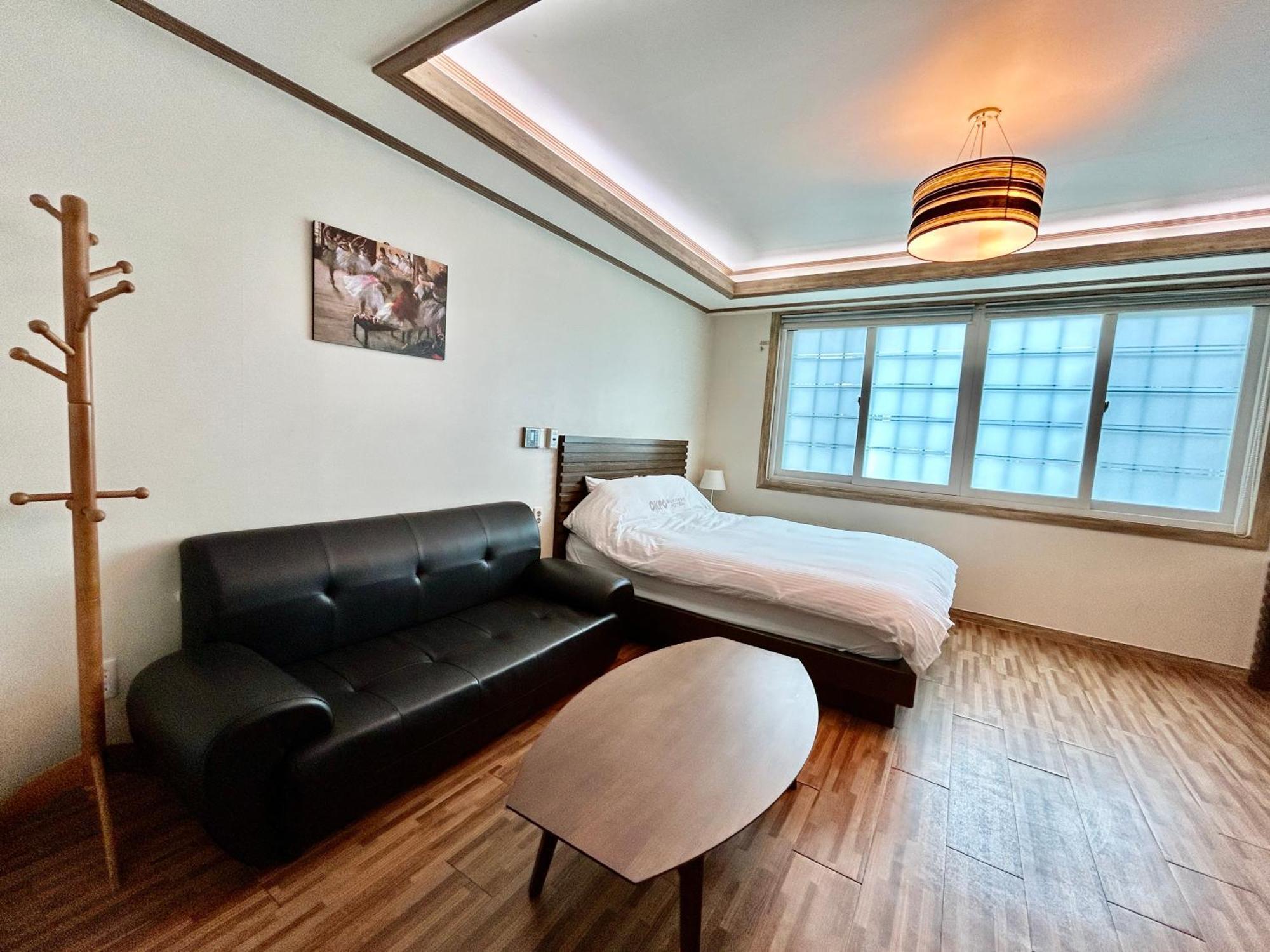 Okpo Business Hotel Geoje Exterior foto